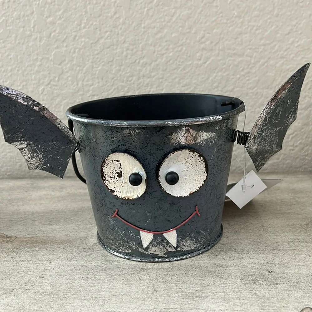 Vintage Inspired Halloween metal baskets/pails set/3